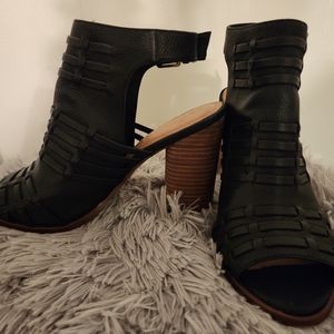 Caslon Martin Black Leather Block Heel Sandal